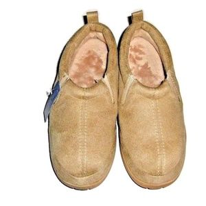 NWT Womens Size 5M Memory Foam Slip-On Shoes